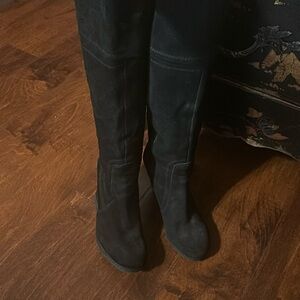 Woman’s black suede Nine West boot size 8